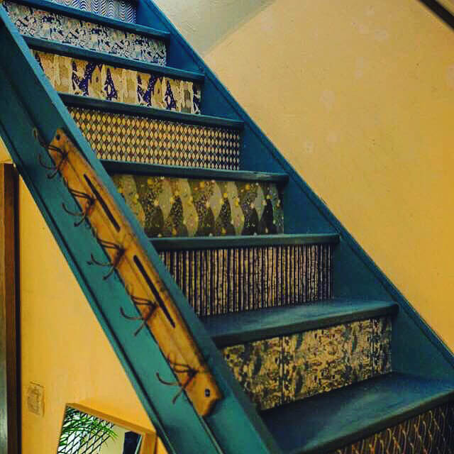 階段-古材風塗装+デザイン